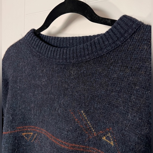 Vintage Crew Neck Sweater - Picture 4 of 16